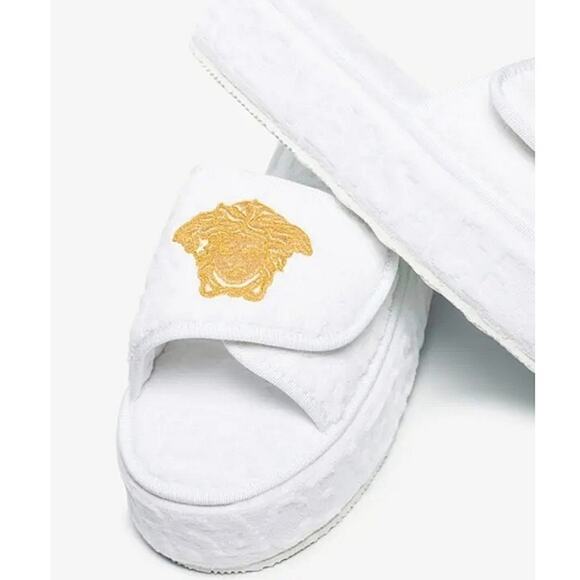 NWT$425 Versace Allover White Cotton Logo Medusa Head Platform Slippers EU 45 - Picture 4 of 15